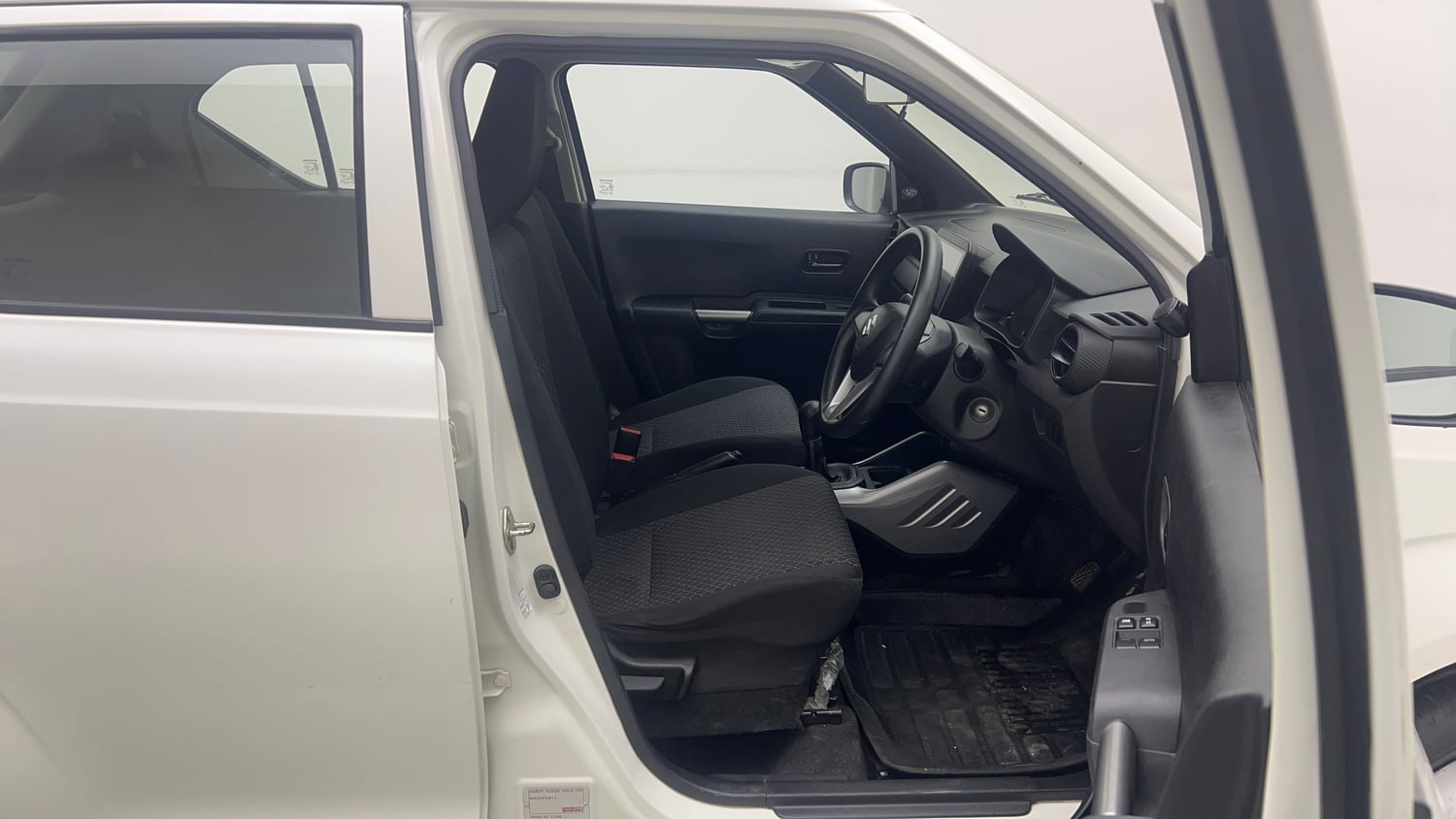 Used 2022 Maruti Suzuki Ignis Sigma 1.2 MT Petrol Manual interior RIGHT SIDE FRONT DOOR CABIN VIEW