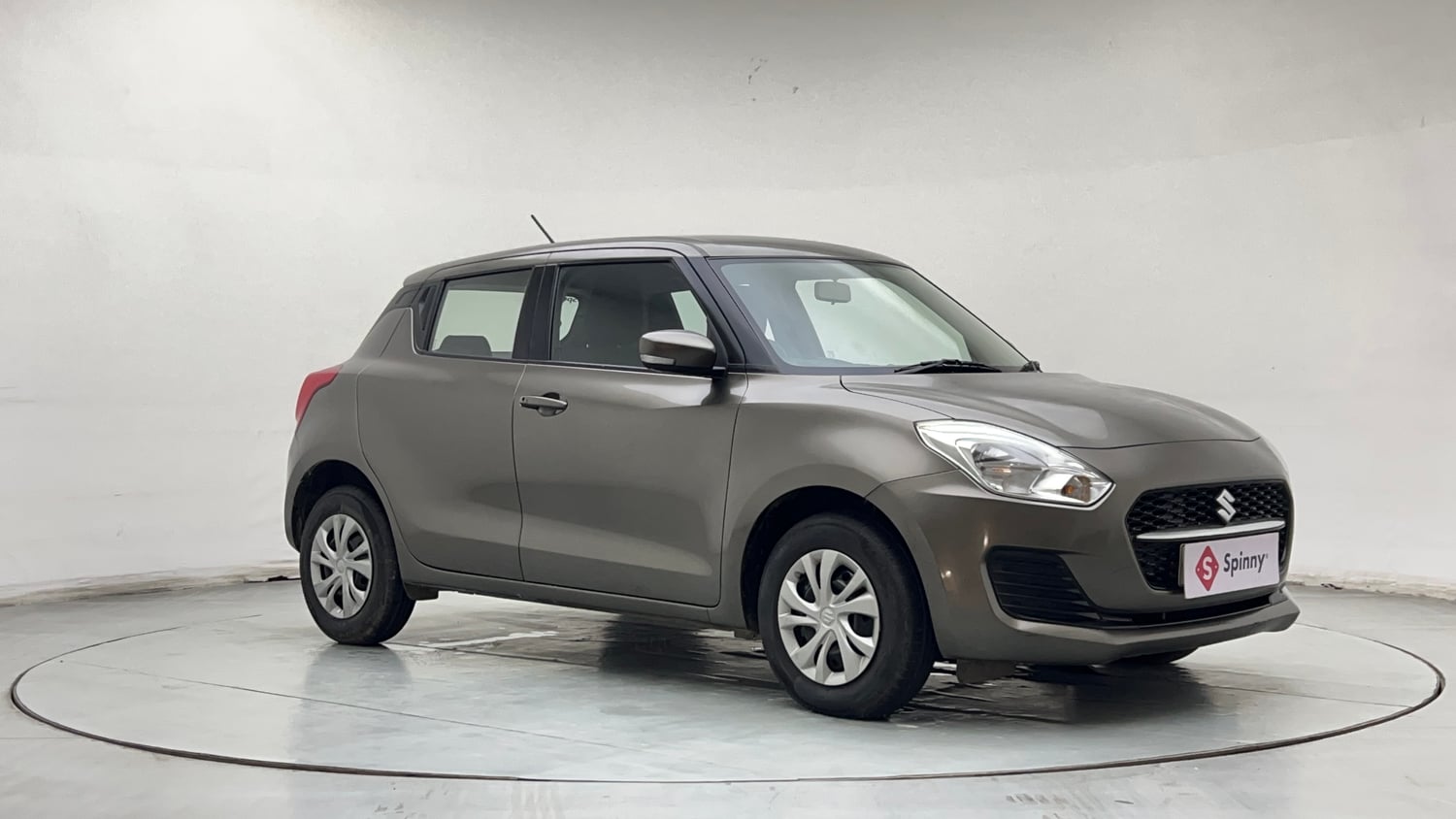 Used 2021 Maruti Suzuki Swift VXi Petrol Manual exterior RIGHT FRONT CORNER VIEW