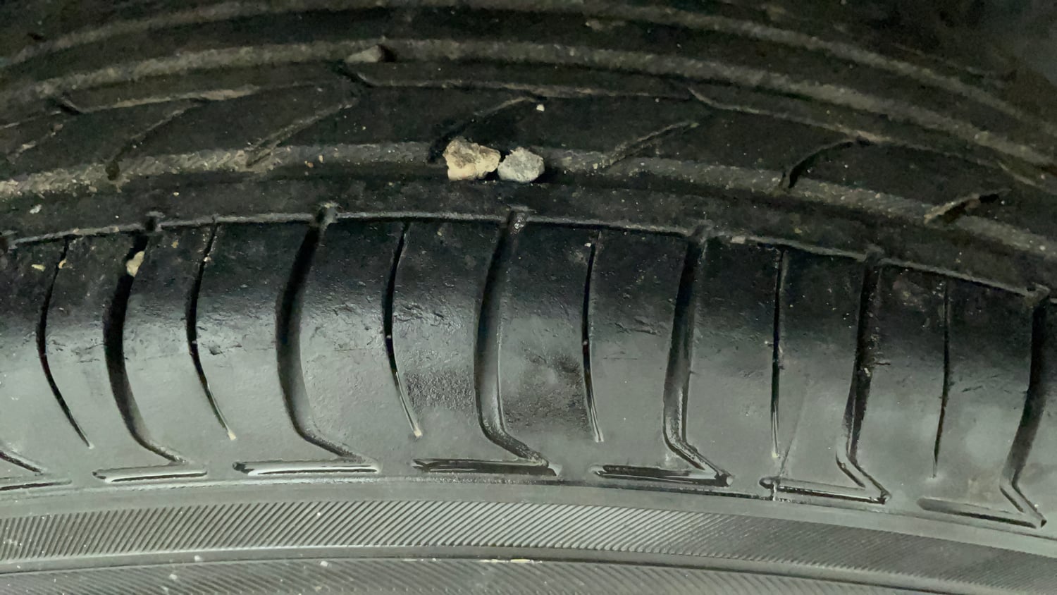Used 2017 Maruti Suzuki Dzire VXi Petrol Manual tyres LEFT REAR TYRE TREAD VIEW