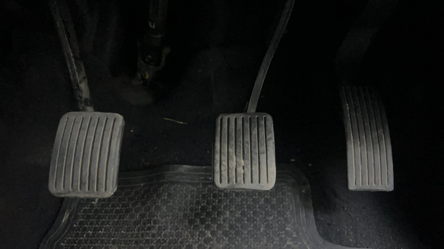 Used 2014 Hyundai Grand i10 Sportz 1.2 Kappa VTVT Petrol Manual interior PEDALS VIEW