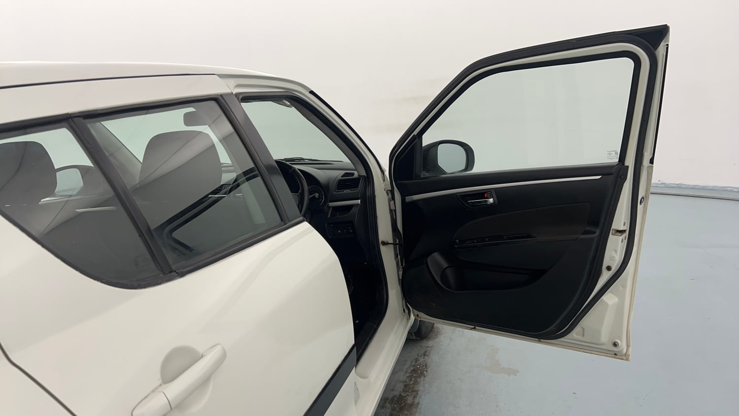 Used 2016 Maruti Suzuki Swift VDi Diesel Manual interior RIGHT FRONT DOOR OPEN VIEW
