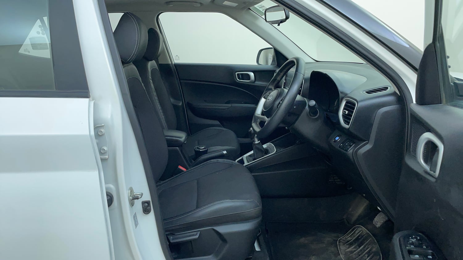 Used 2020 Hyundai Venue SX (O) 1.0 Turbo iMT Petrol Manual interior RIGHT SIDE FRONT DOOR CABIN VIEW