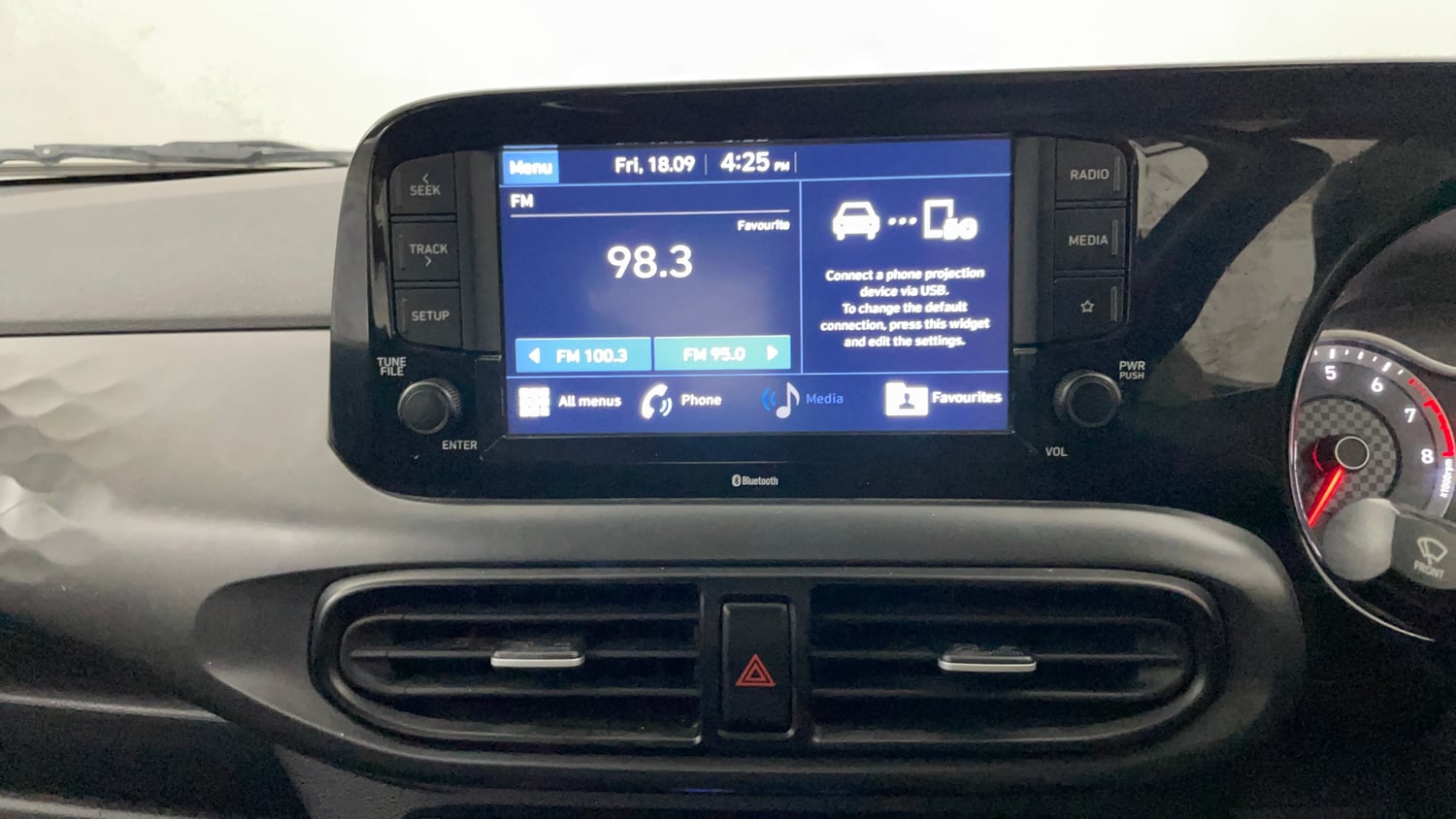 Used 2020 Hyundai Grand i10 Nios Sportz 1.0 Turbo GDi Petrol Manual top_features Integrated (in-dash) music system