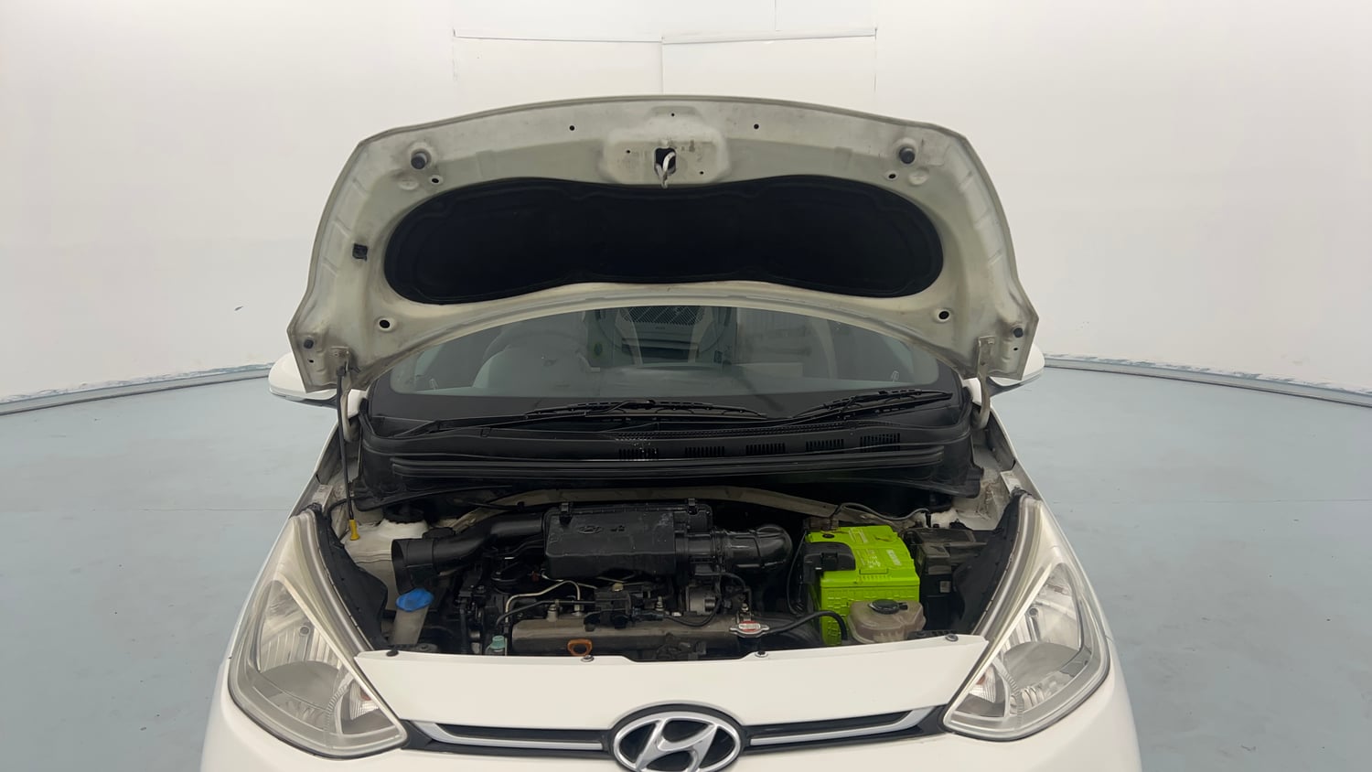 Used 2018 Hyundai Grand i10 Sportz (O) U2 1.2 CRDi Diesel Manual engine ENGINE & BONNET OPEN FRONT VIEW