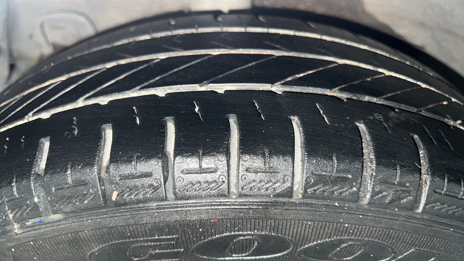 Used 2014 Hyundai Xcent S 1.2 Petrol Manual tyres RIGHT REAR TYRE TREAD VIEW