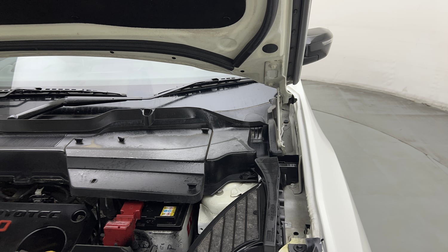 Used 2023 Tata Harrier XT Plus Diesel Manual engine ENGINE LEFT SIDE HINGE & APRON VIEW