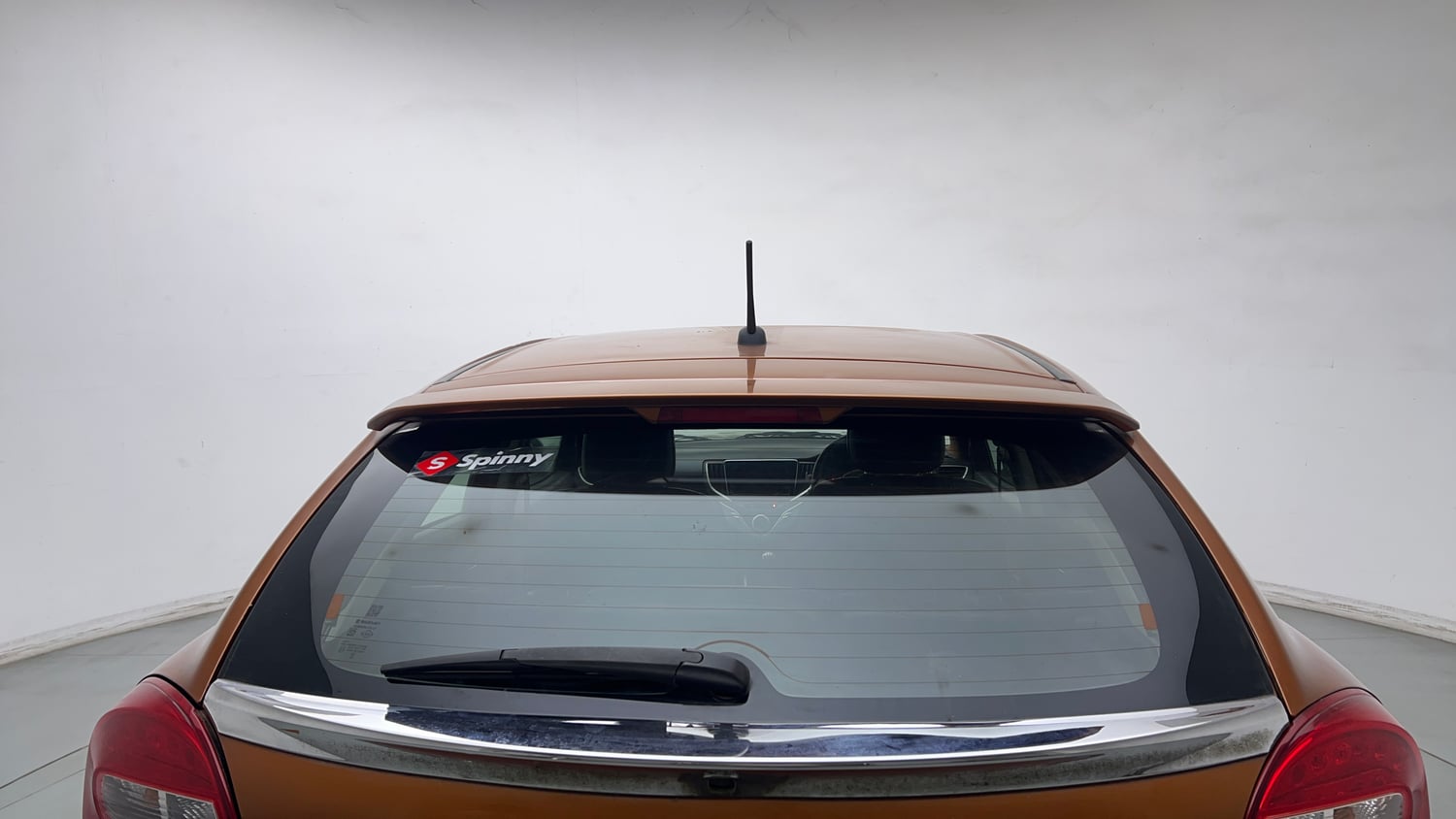 Used 2016 Maruti Suzuki Baleno Alpha 1.2 Petrol Manual exterior BACK WINDSHIELD VIEW