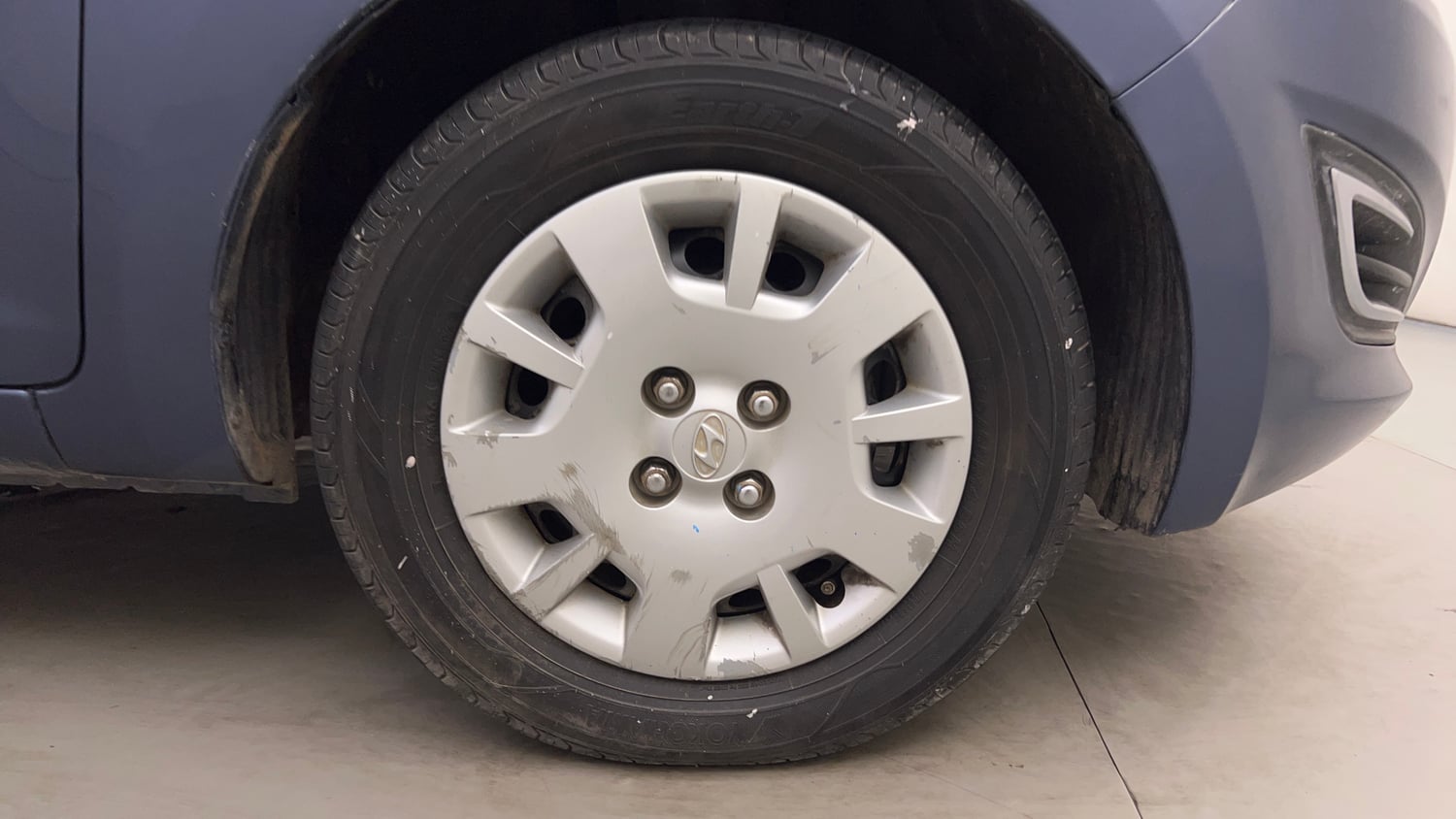 Used 2013 Hyundai i20 Era 1.2 Petrol Manual tyres RIGHT FRONT TYRE RIM VIEW