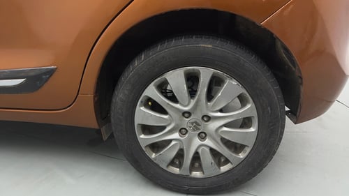 Used 2016 Maruti Suzuki Baleno Alpha 1.2 Petrol Manual tyres LEFT REAR TYRE RIM VIEW