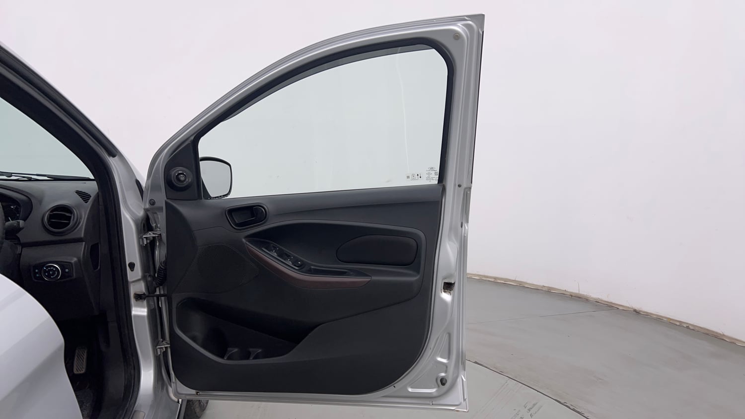 Used 2020 Ford Freestyle Titanium Plus 1.2 Ti-VCT Petrol Manual interior RIGHT FRONT DOOR OPEN VIEW