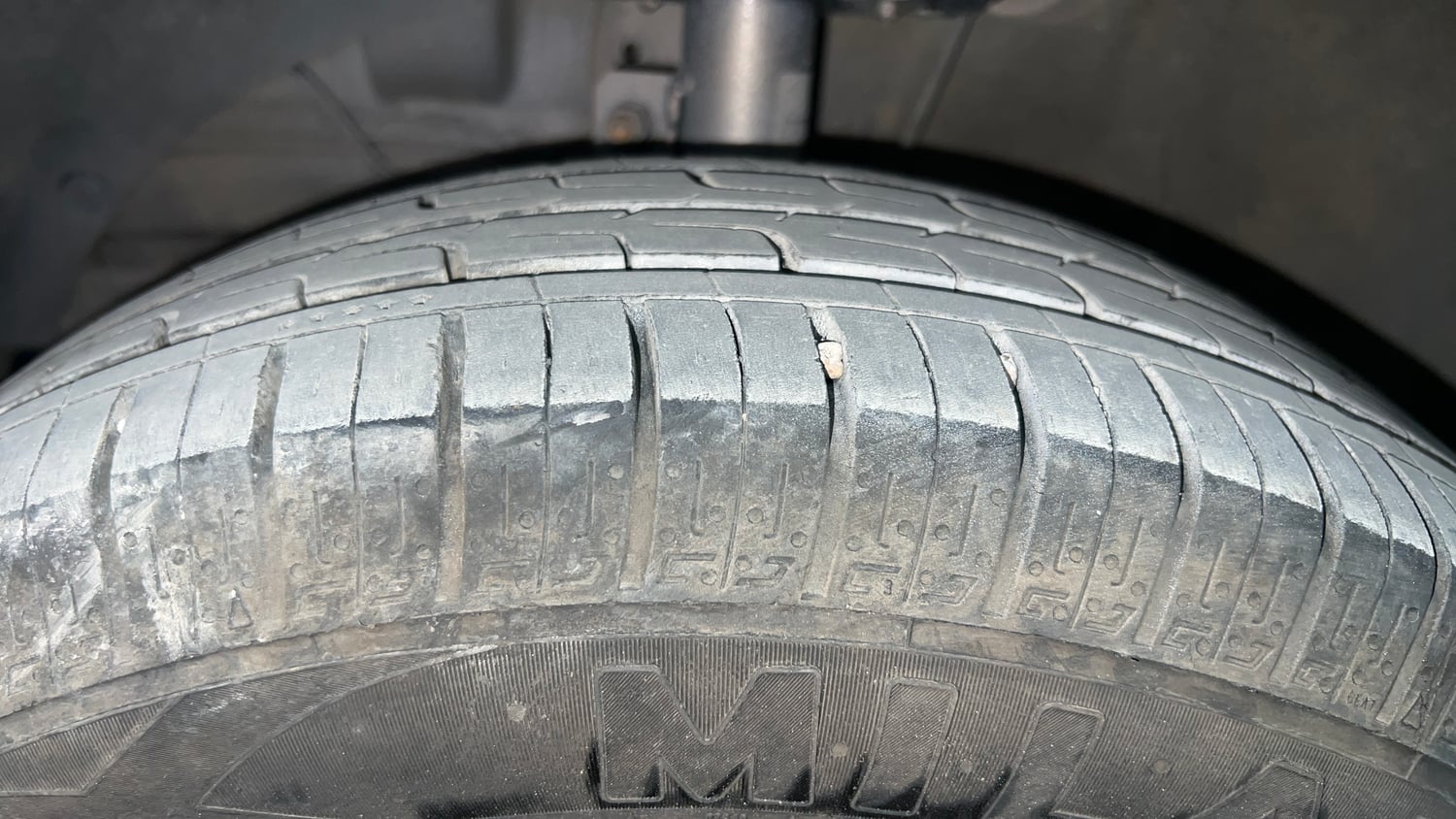 Used 2017 Maruti Suzuki Dzire ZXi Petrol Manual tyres LEFT FRONT TYRE TREAD VIEW