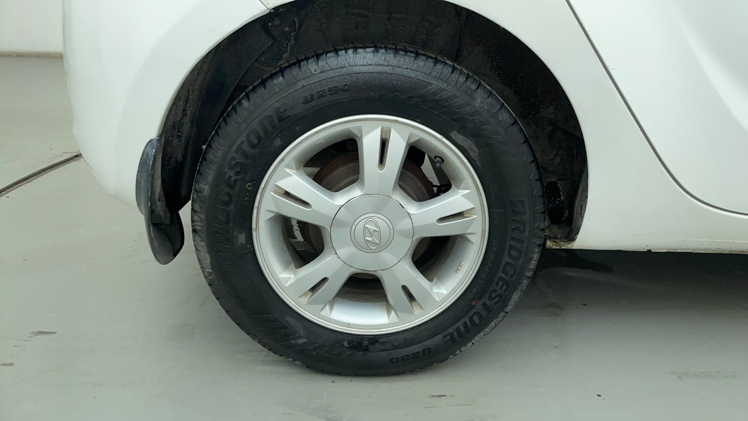 Used 2012 Hyundai i20 Asta 1.2 Petrol Manual tyres RIGHT REAR TYRE RIM VIEW