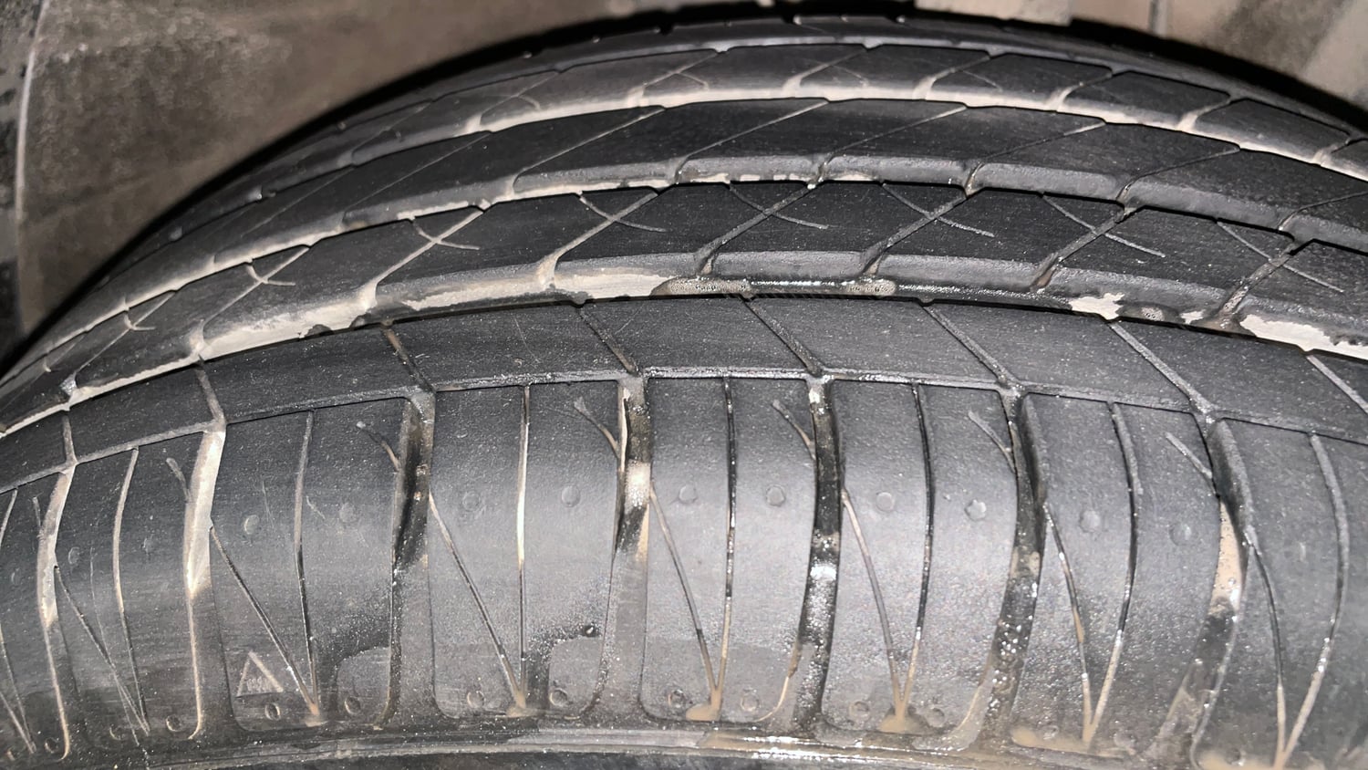 Used 2020 Hyundai Venue SX (O) 1.0 Turbo iMT Petrol Manual tyres RIGHT FRONT TYRE TREAD VIEW