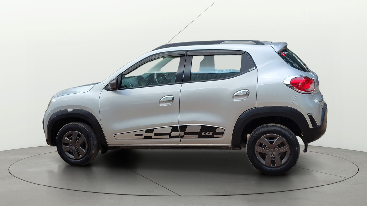 Used 2018 Renault Kwid 1.0 RXT Petrol Manual exterior LEFT SIDE VIEW