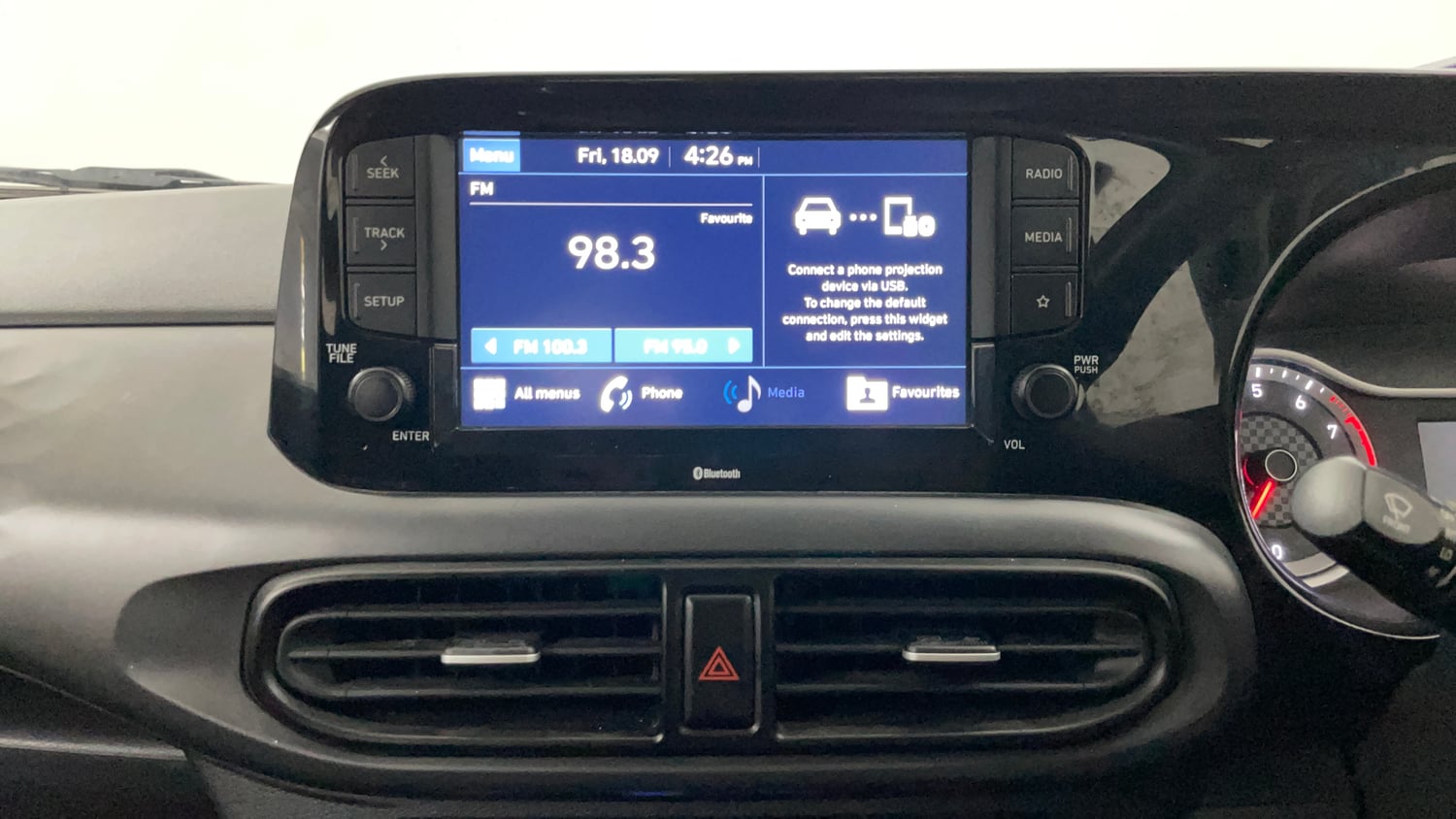 Used 2020 Hyundai Grand i10 Nios Sportz 1.0 Turbo GDi Petrol Manual top_features Touch screen infotainment system