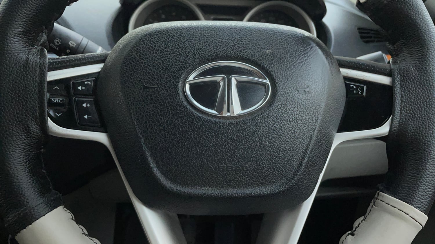 Used 2016 Tata Tiago Revotron XZ Petrol Manual top_features Airbags