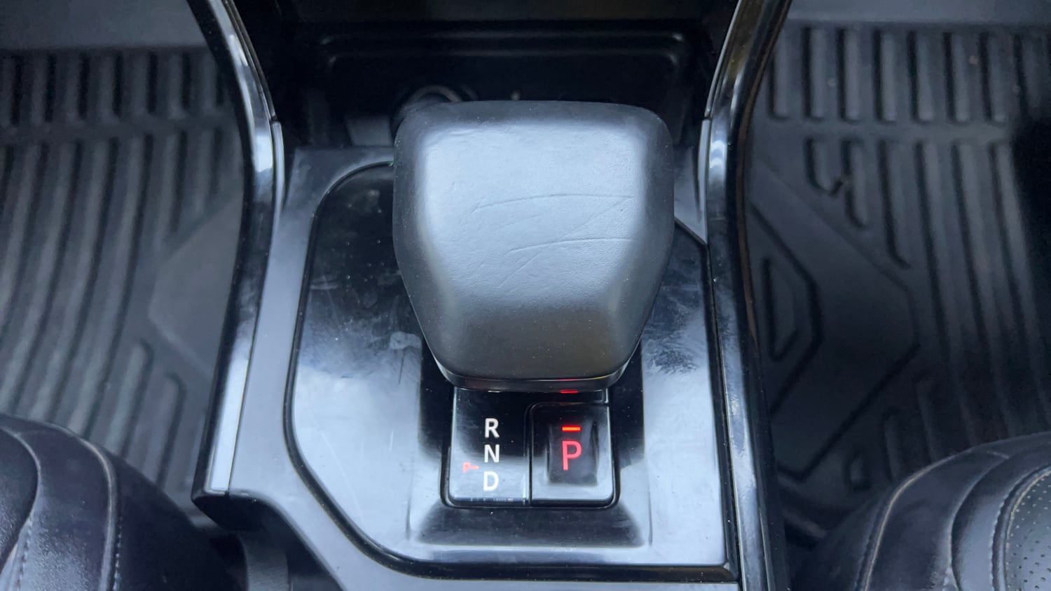 Used 2025 Tata Nexon Fearless Plus S 1.2 Revotron Petrol 7DCA DT Petrol Automatic interior GEAR  KNOB VIEW