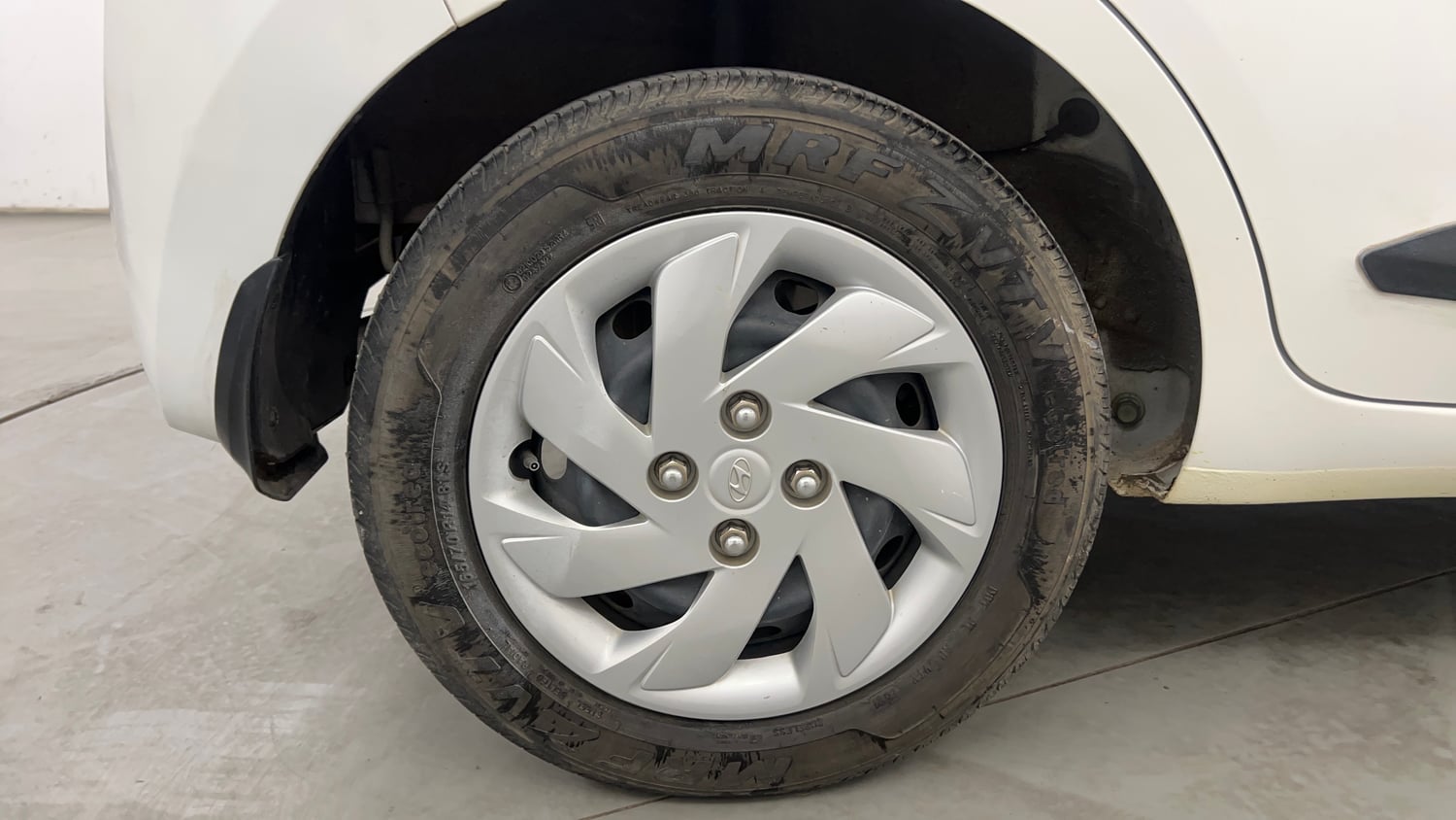 Used 2021 Hyundai Santro Asta Petrol Manual tyres RIGHT REAR TYRE RIM VIEW
