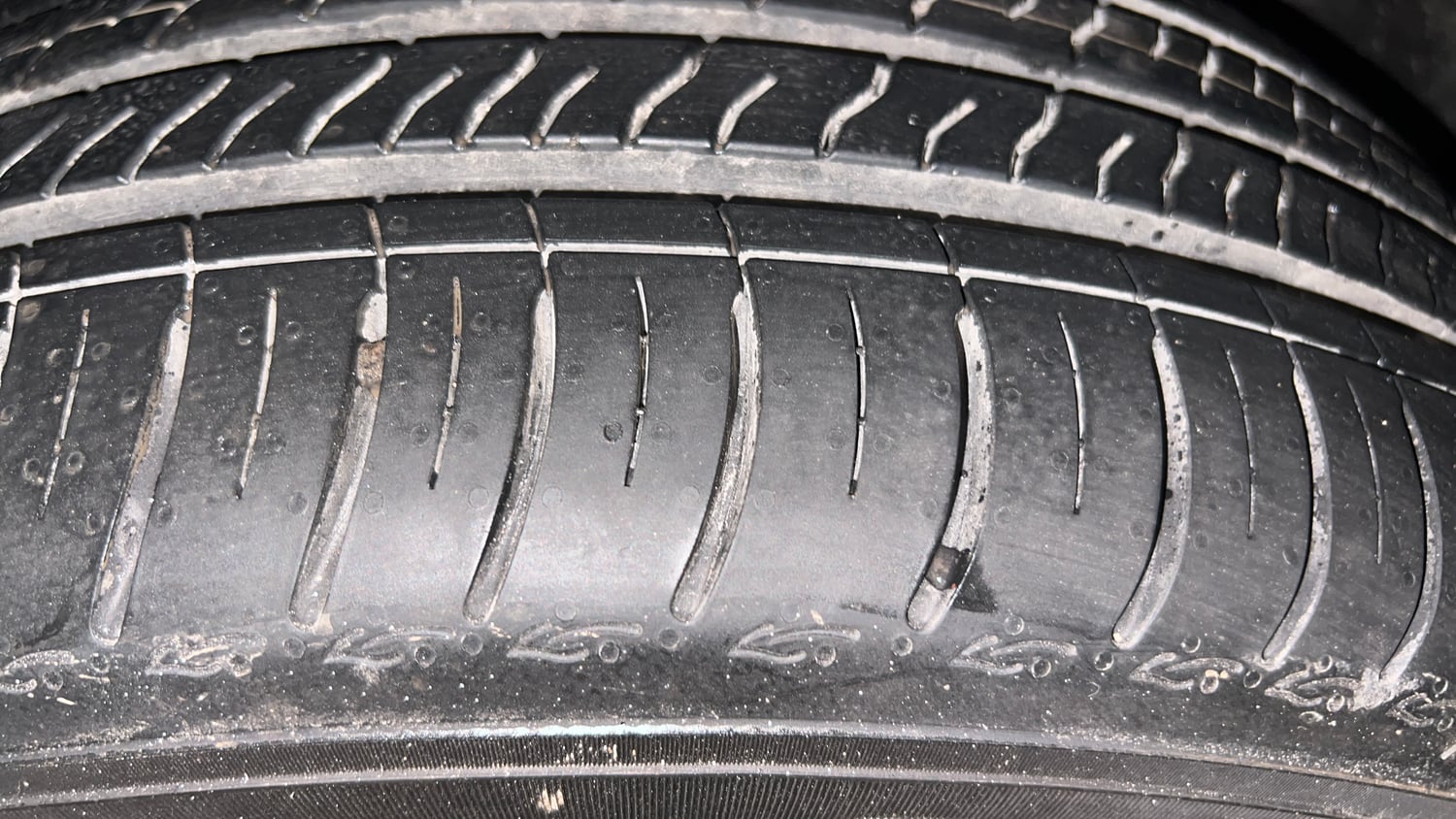 Used 2023 Skoda Slavia Style 1.5L TSI DSG Petrol Automatic tyres LEFT REAR TYRE TREAD VIEW