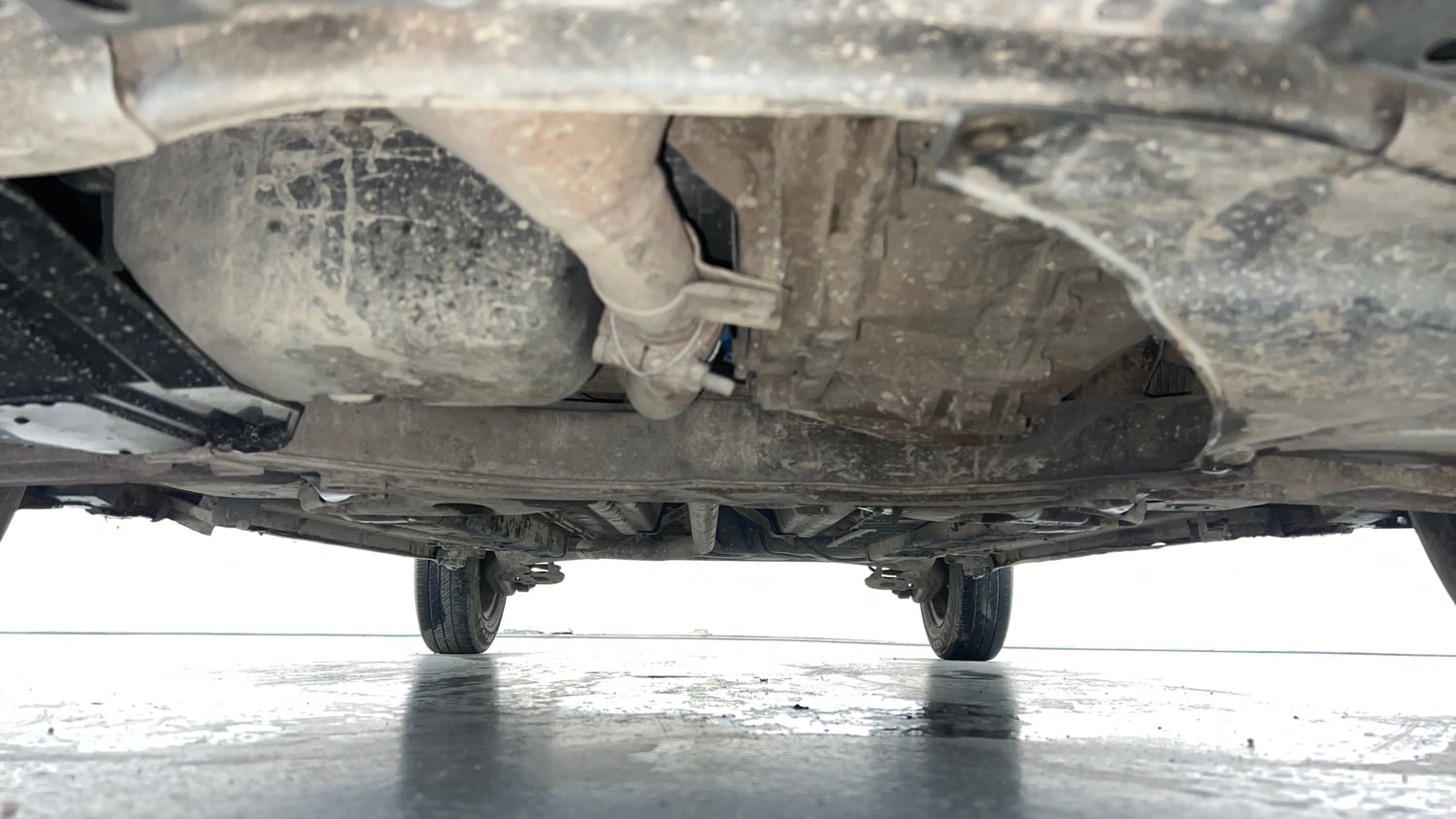 Used 2016 Maruti Suzuki Swift VDi Diesel Manual extra FRONT LEFT UNDERBODY VIEW