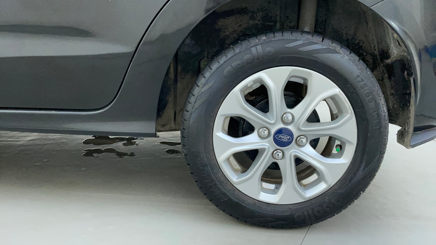 Used 2016 Ford Figo Aspire Titanium1.5 TDCi Diesel Manual tyres LEFT REAR TYRE RIM VIEW