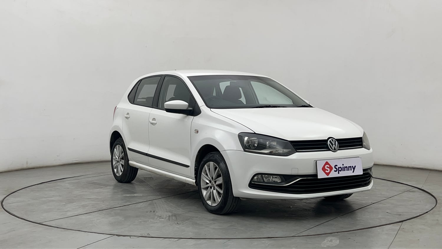 Used 2014 Volkswagen Polo Highline1.2L (P) Petrol Manual exterior RIGHT FRONT CORNER VIEW