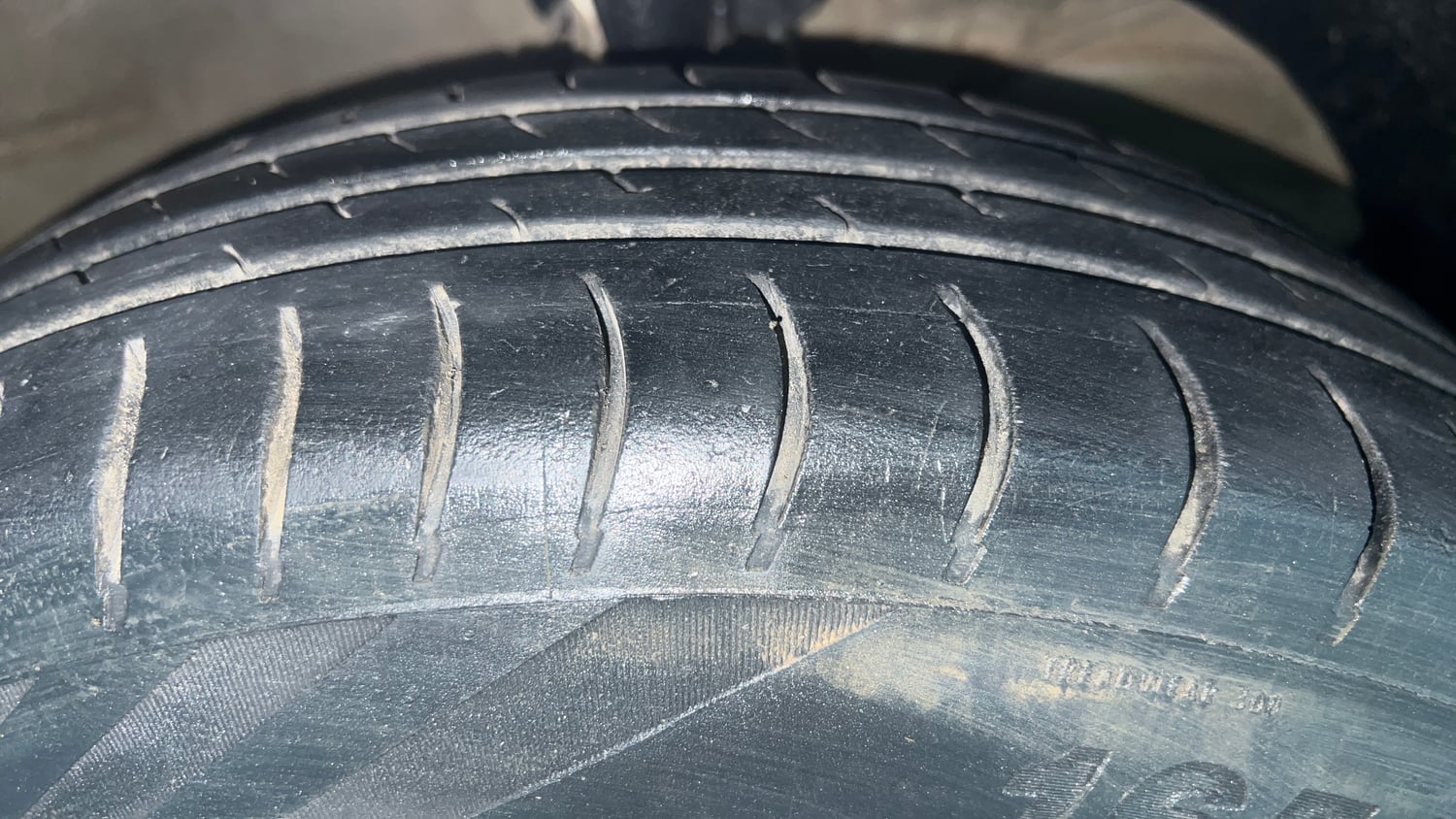 Used 2017 Maruti Suzuki Dzire VXi Petrol Manual tyres RIGHT FRONT TYRE TREAD VIEW
