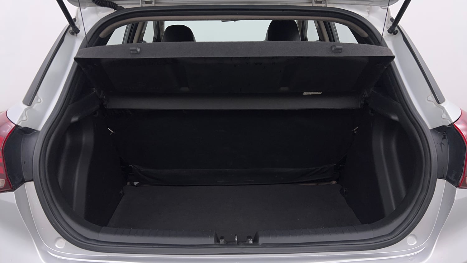Used 2018 Hyundai Elite i20 Asta 1.2 Petrol Manual interior DICKY INSIDE VIEW