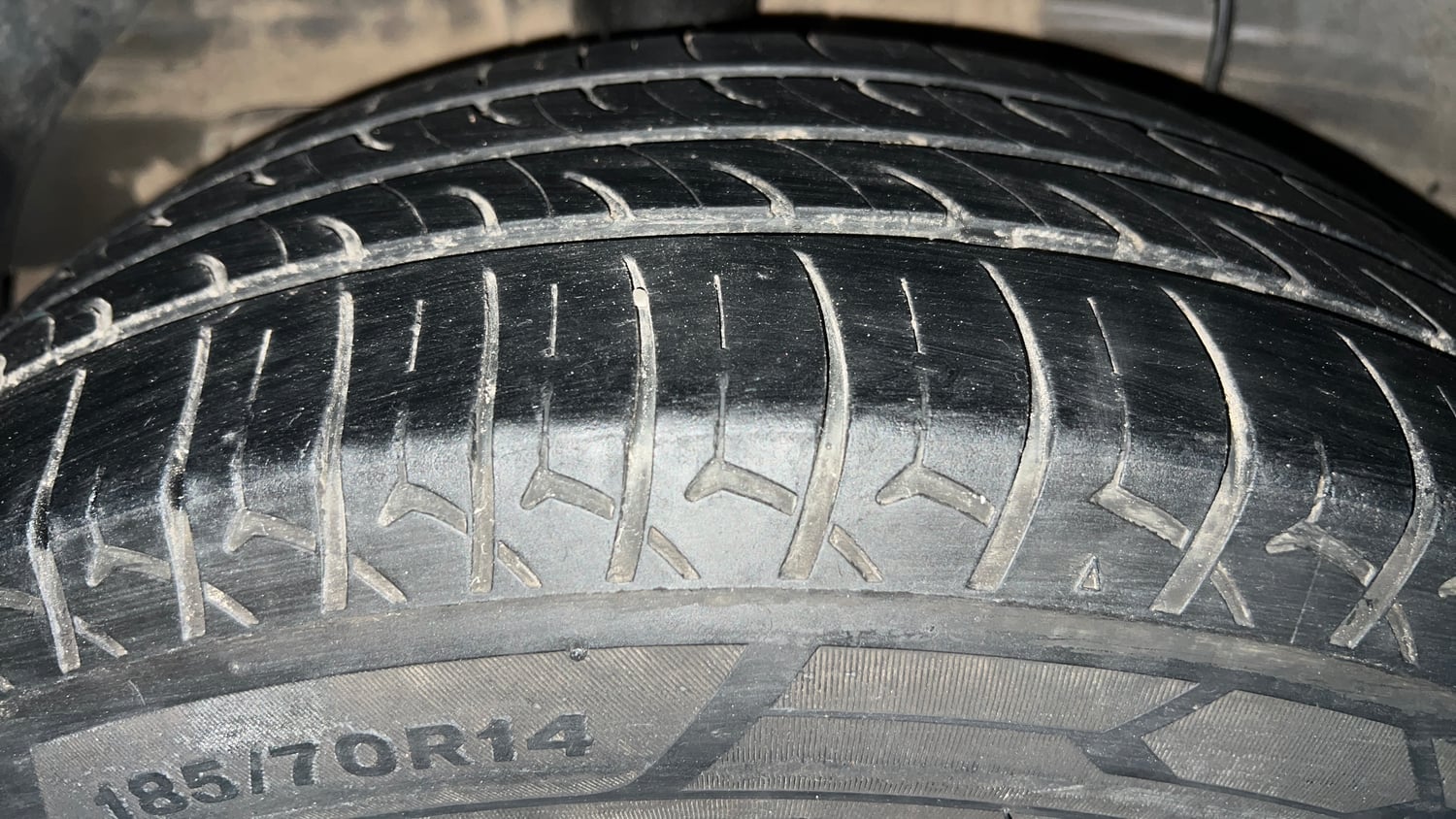 Used 2017 Hyundai Elite i20 Sportz 1.2 Petrol Manual tyres RIGHT REAR TYRE TREAD VIEW