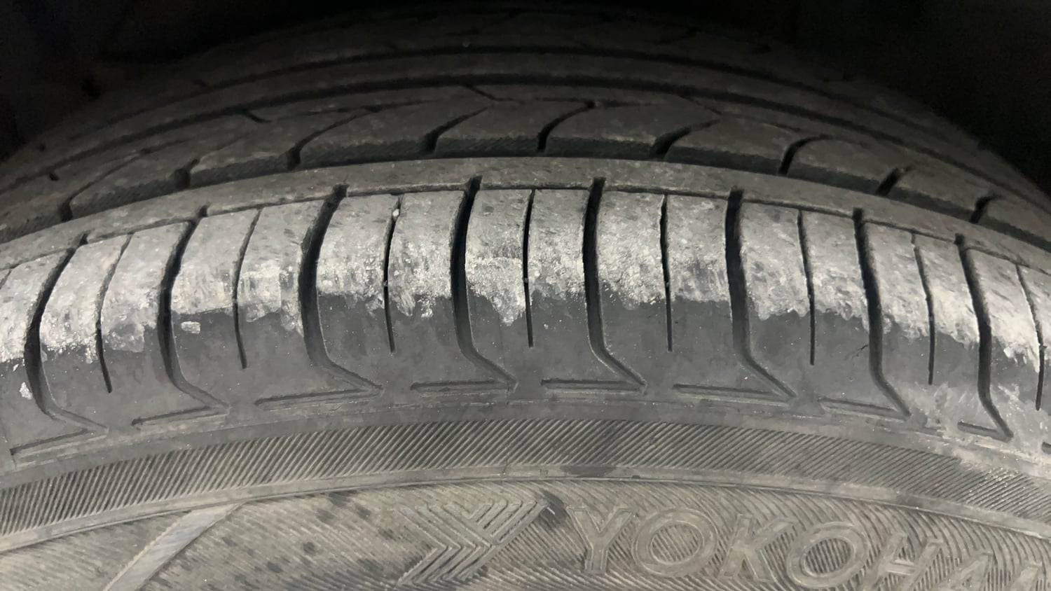 Used 2015 Maruti Suzuki S-Cross Alpha 1.6 Diesel Manual tyres LEFT FRONT TYRE TREAD VIEW