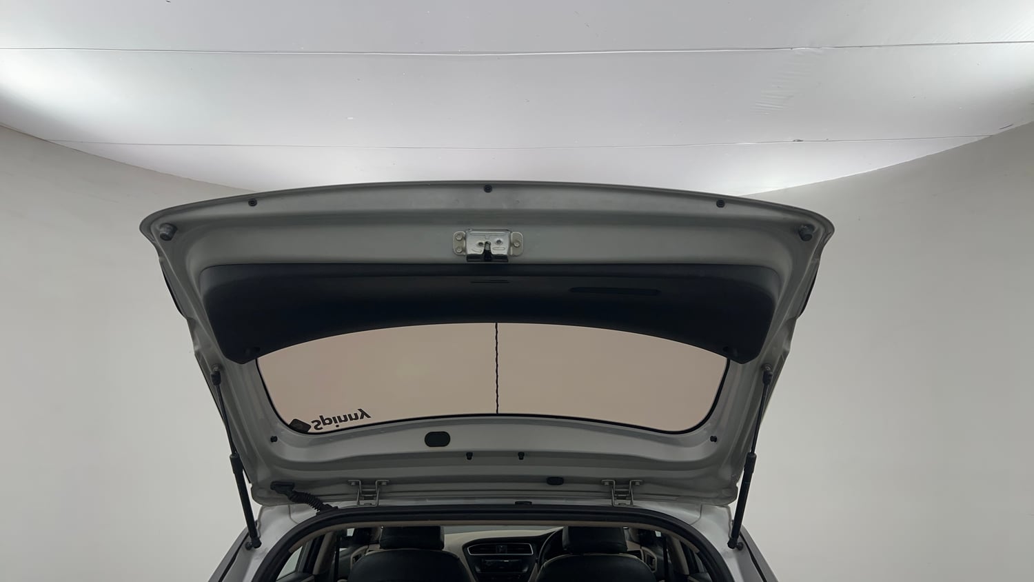 Used 2018 Hyundai Elite i20 Era 1.4 CRDi Diesel Manual interior DICKY DOOR OPEN VIEW