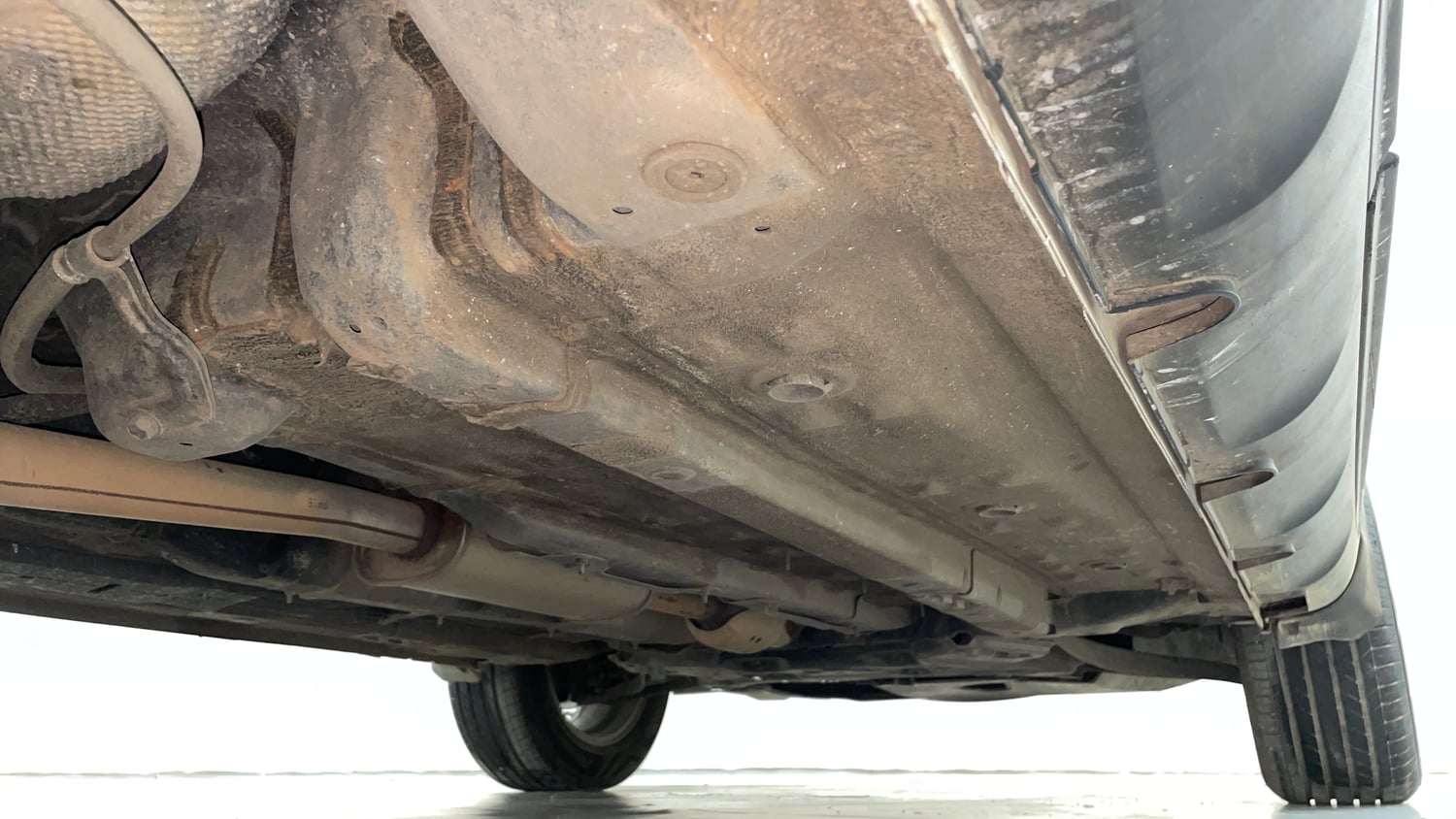 Used 2020 Hyundai Venue SX (O) 1.0 Turbo iMT Petrol Manual extra REAR RIGHT UNDERBODY VIEW