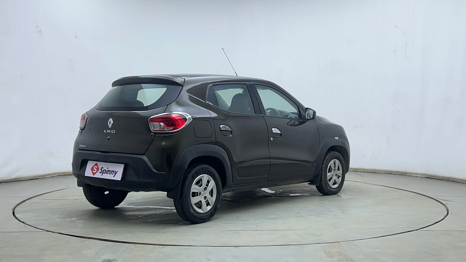 Used 2016 Renault Kwid RXT Petrol Manual exterior RIGHT REAR CORNER VIEW