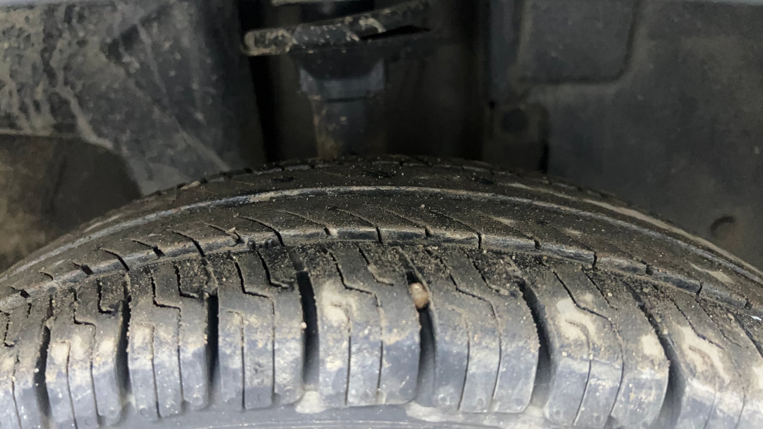 Used 2016 Renault Kwid RXT Petrol Manual tyres RIGHT FRONT TYRE TREAD VIEW