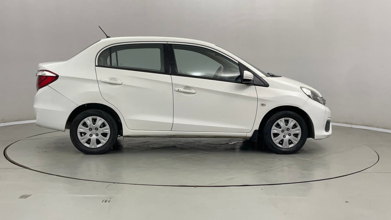 Used 2017 Honda Amaze 1.2 S i-VTEC Petrol Manual exterior RIGHT SIDE VIEW