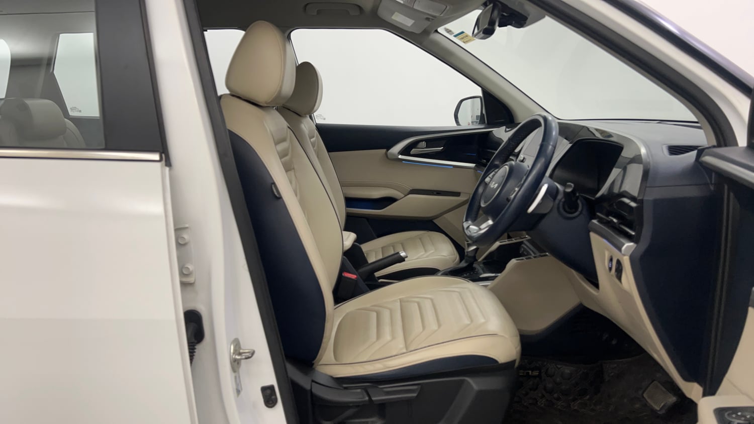 Used 2023 Kia Carens Luxury Plus 1.5 Diesel AT 7 STR Diesel Automatic interior RIGHT SIDE FRONT DOOR CABIN VIEW