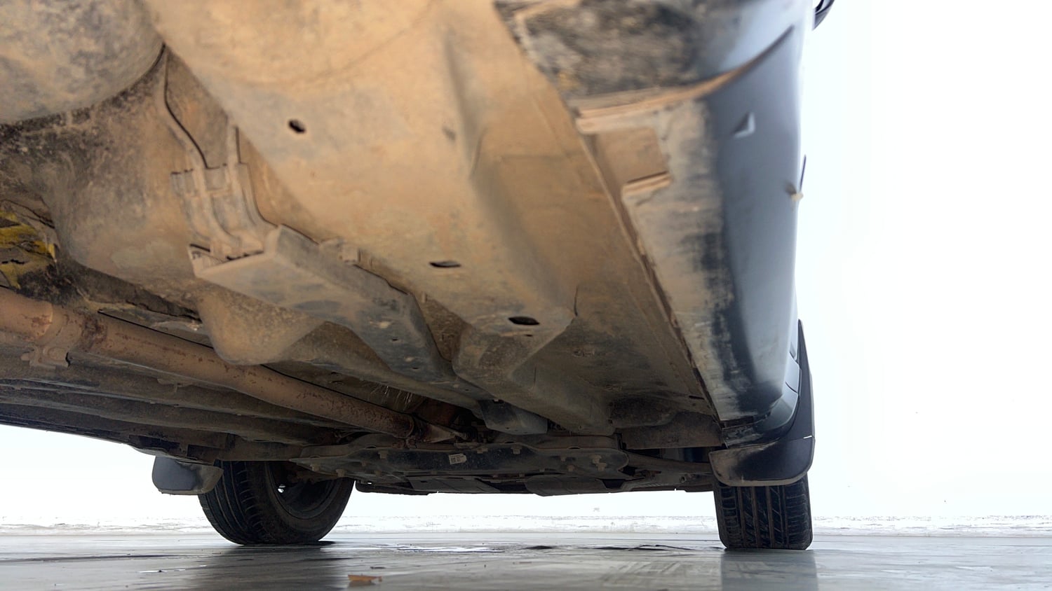 Used 2022 Jeep Compass Model S (O) 1.4 Petrol DCT Petrol Automatic extra REAR RIGHT UNDERBODY VIEW