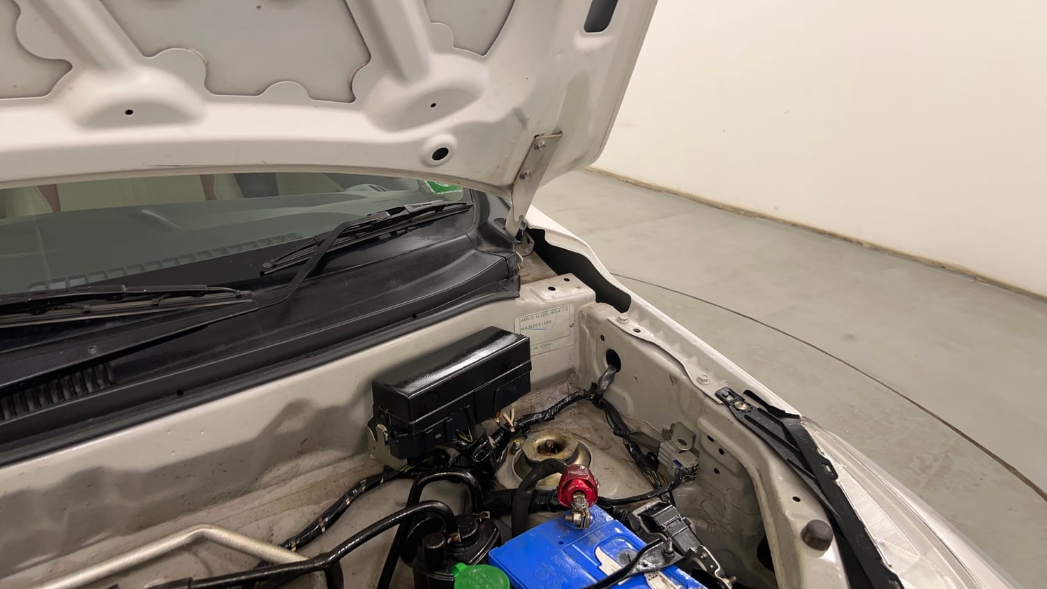 Used 2016 Maruti Suzuki Alto K10 VXi AMT Petrol Automatic engine ENGINE LEFT SIDE HINGE & APRON VIEW