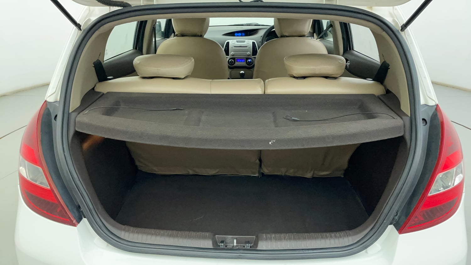 Used 2012 Hyundai i20 Asta 1.2 Petrol Manual interior DICKY INSIDE VIEW
