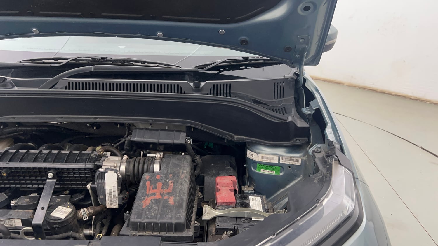 Used 2025 Tata Punch Adventure Plus Petrol Manual engine ENGINE LEFT SIDE HINGE & APRON VIEW