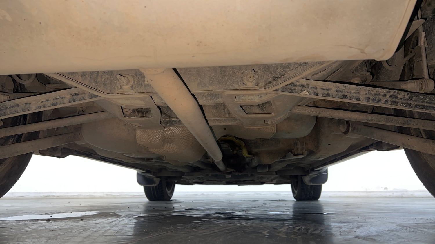 Used 2022 Jeep Compass Model S (O) 1.4 Petrol DCT Petrol Automatic extra REAR UNDERBODY VIEW (TAKEN FROM REAR)