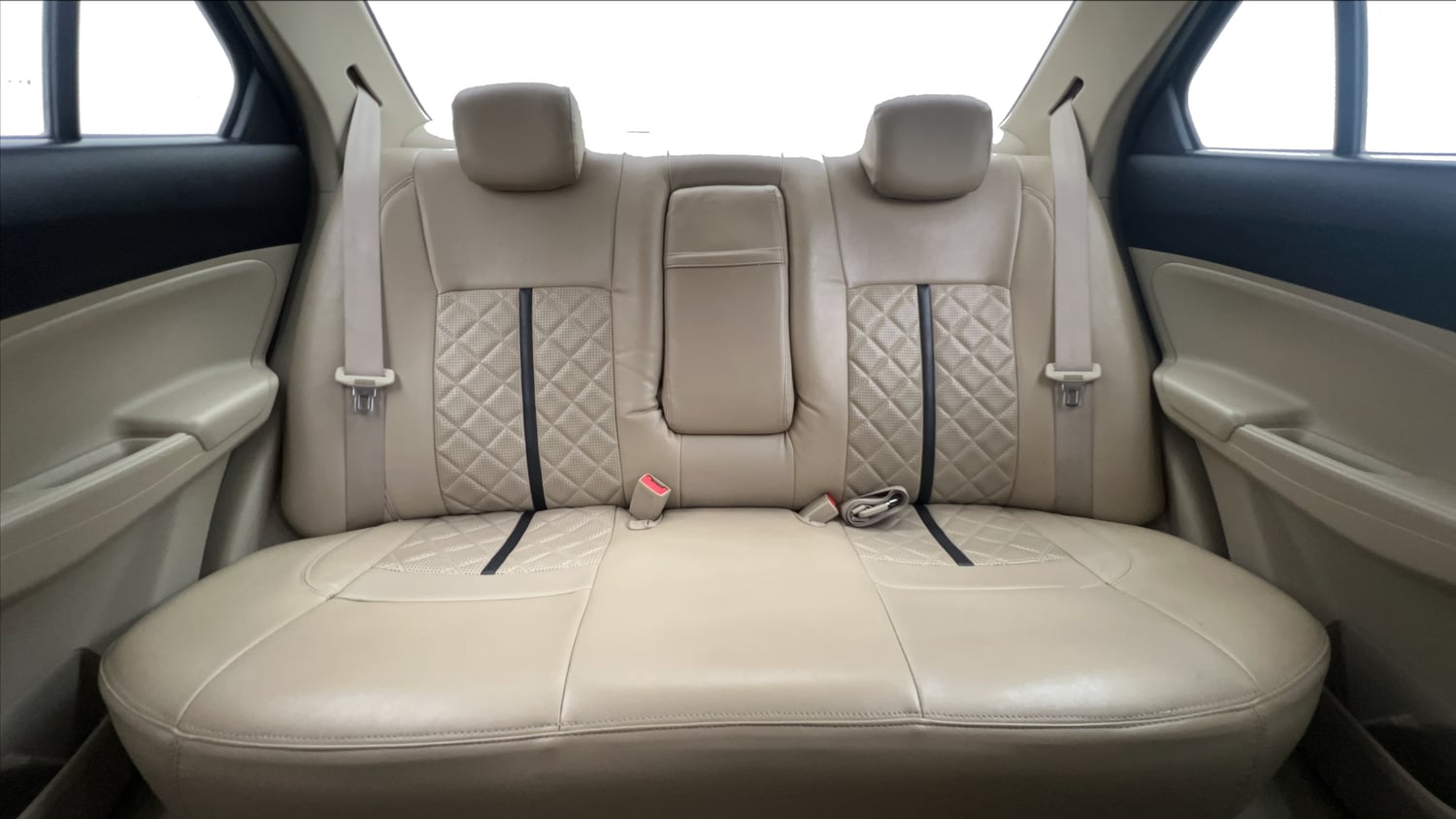 Used 2017 Maruti Suzuki Dzire ZXi Petrol Manual interior REAR SEAT CONDITION VIEW