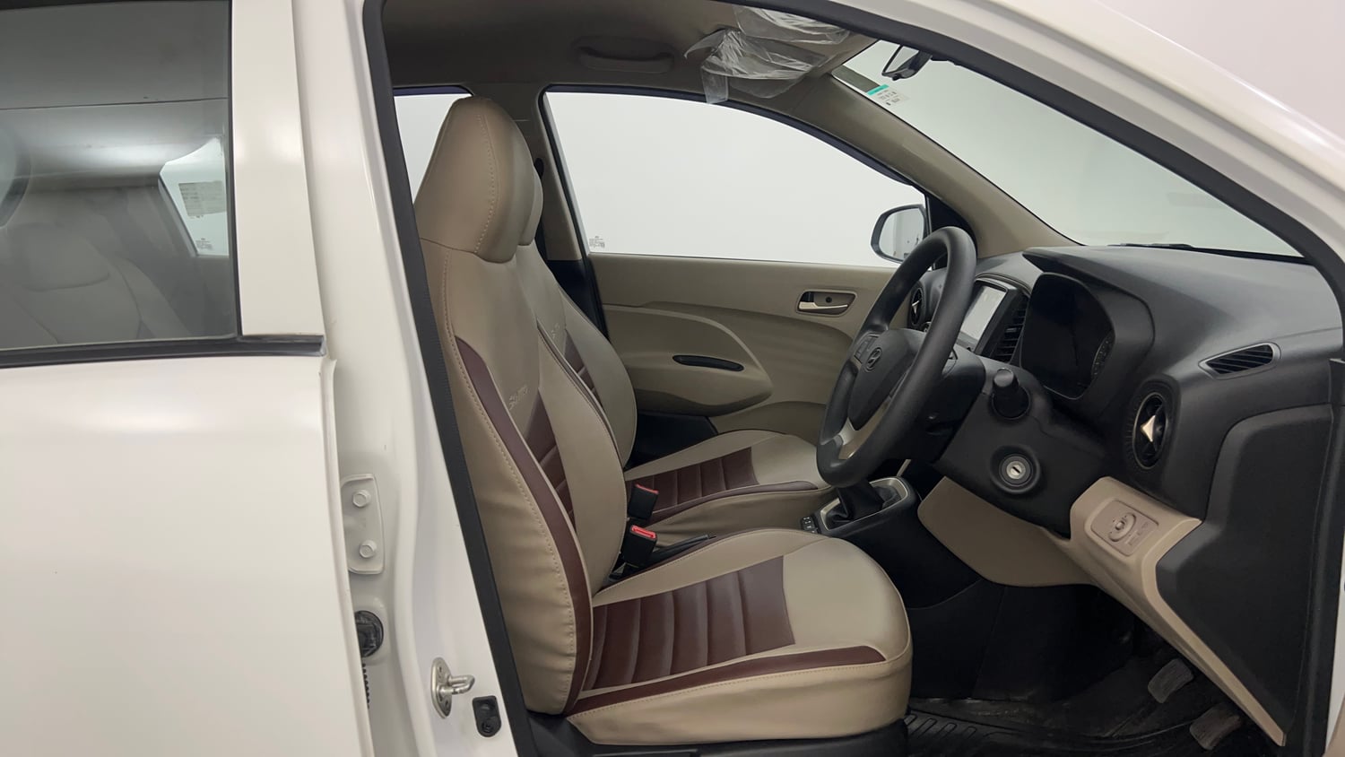 Used 2021 Hyundai Santro Asta Petrol Manual interior RIGHT SIDE FRONT DOOR CABIN VIEW