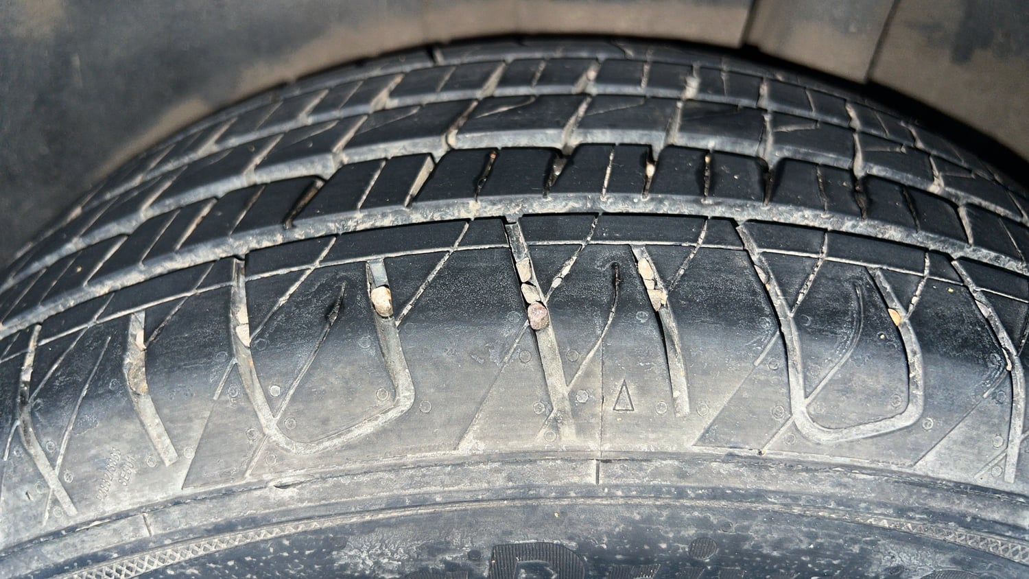 Used 2018 Maruti Suzuki S-Cross Zeta 1.3 Diesel Manual tyres LEFT REAR TYRE TREAD VIEW