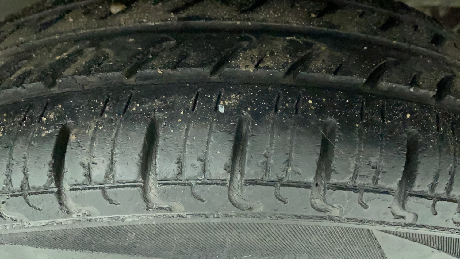 Used 2017 Renault Kwid CLIMBER 1.0 Petrol Manual tyres LEFT REAR TYRE TREAD VIEW
