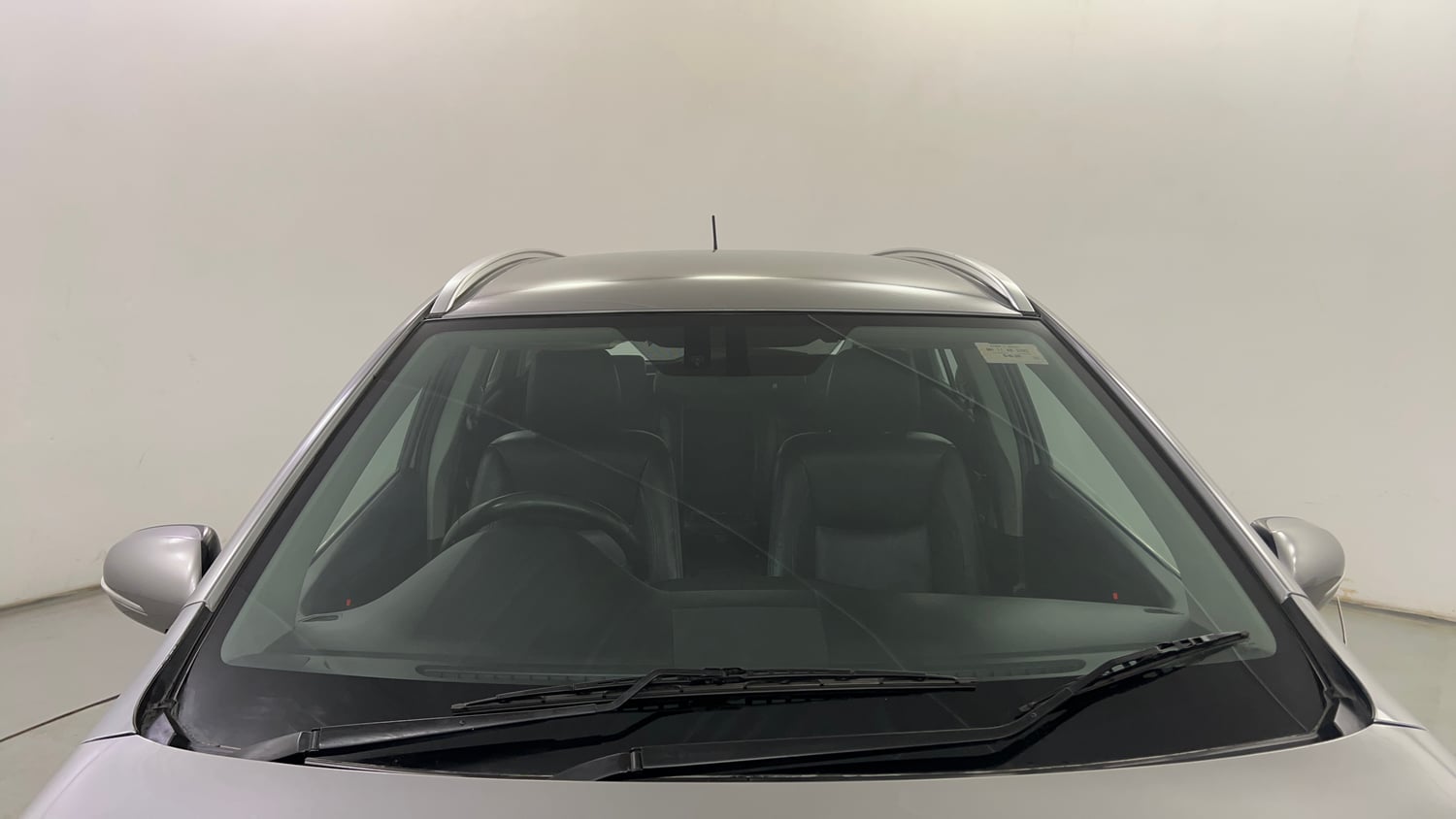 Used 2015 Maruti Suzuki S-Cross Alpha 1.6 Diesel Manual exterior FRONT WINDSHIELD VIEW