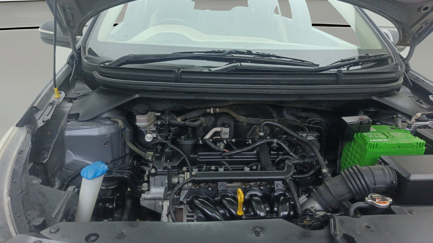 Used 2018 Hyundai Elite i20 Sportz 1.2 Petrol Manual engine ENGINE RIGHT SIDE HINGE & APRON VIEW