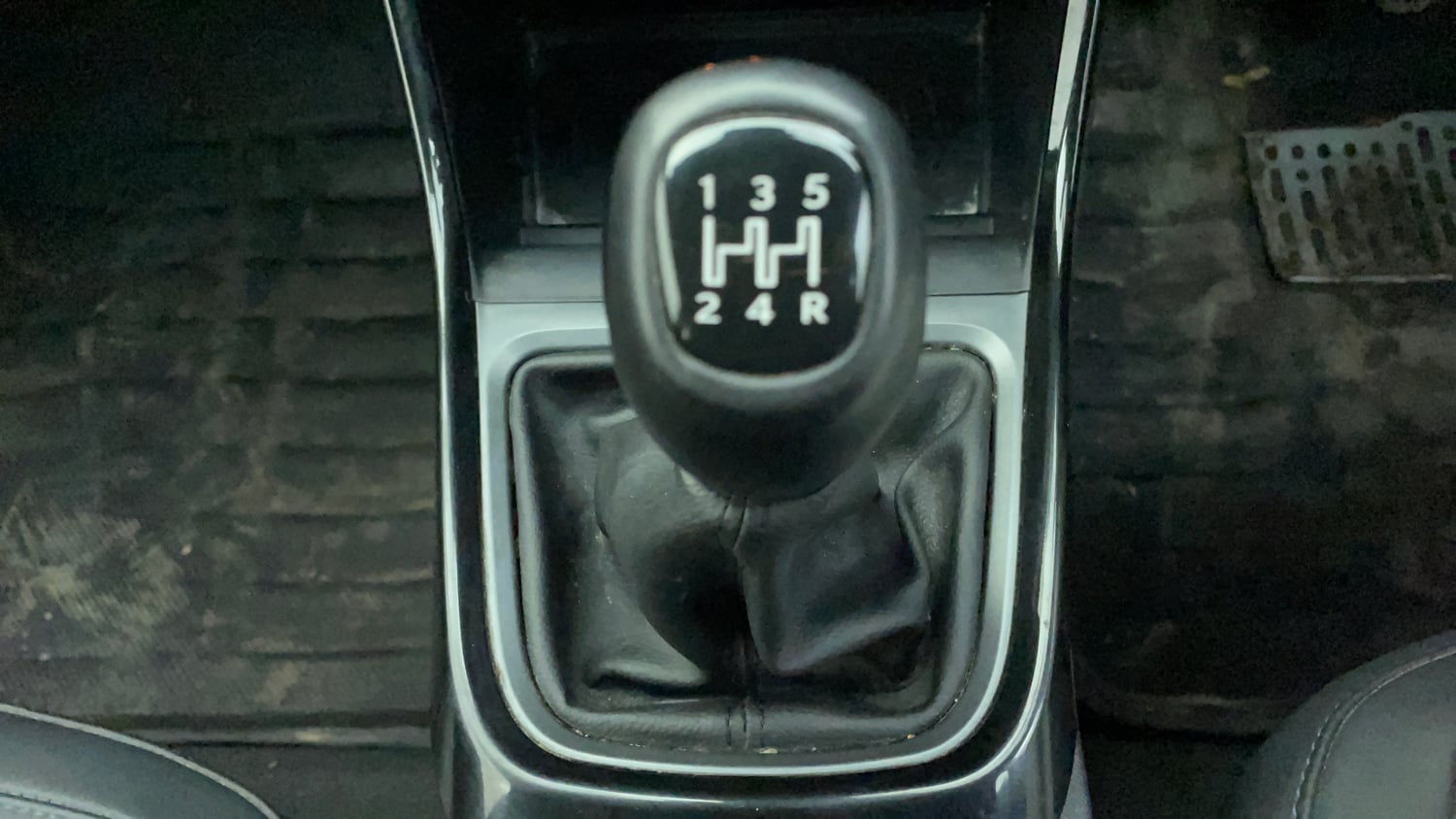 Used 2024 Tata Altroz XZ Plus (S) Dark Edition Petrol Manual interior GEAR  KNOB VIEW