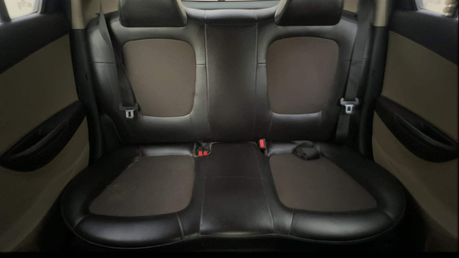 Used 2013 Hyundai i20 Era 1.2 Petrol Manual interior REAR SEAT CONDITION VIEW