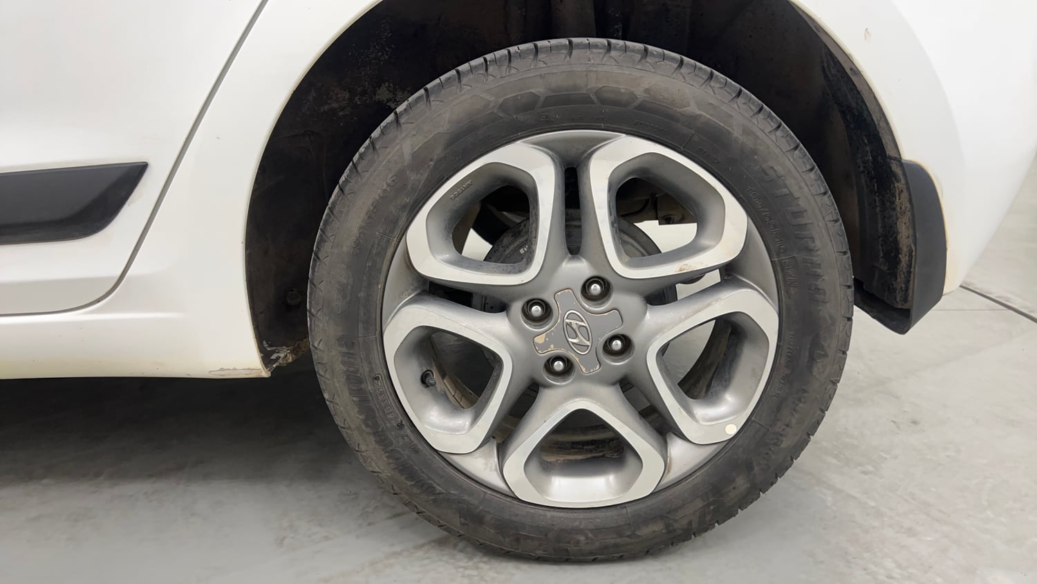 Used 2020 Hyundai Elite i20 Asta 1.2 (O) Petrol Manual tyres LEFT REAR TYRE RIM VIEW
